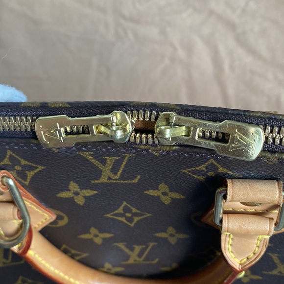 LV Alma Monogram - Picture 15 of 15